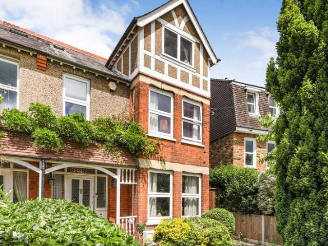 House for sale in Northwood, Greater London