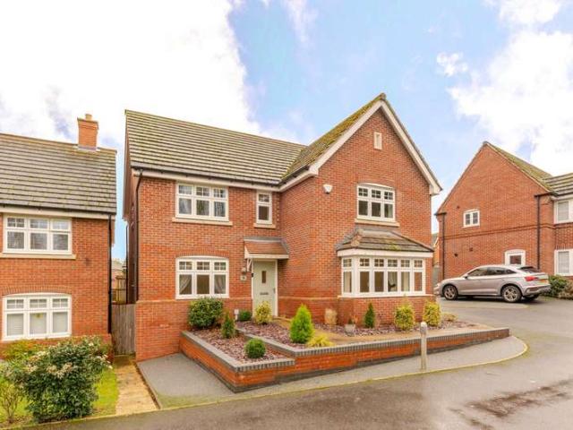 House for sale in The Fairways, Warwick
