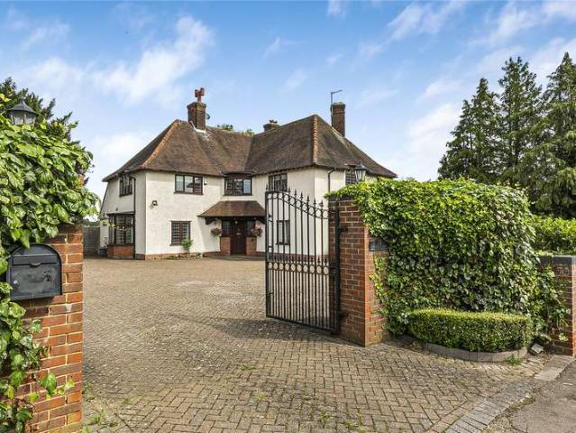 House for sale in Hadley Wood, Greater London