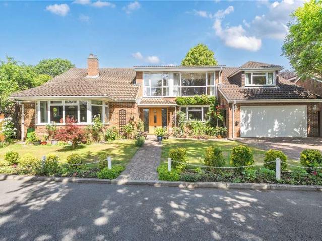 House for sale in Horsell, Woking