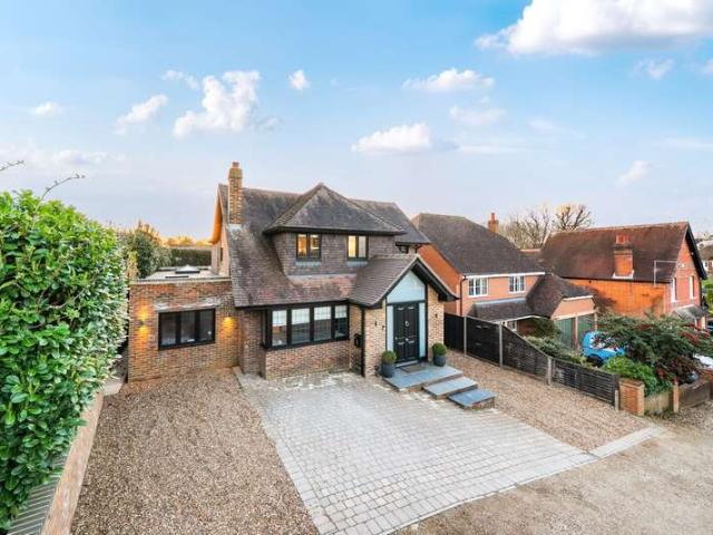 House for sale in Row Town, Surrey