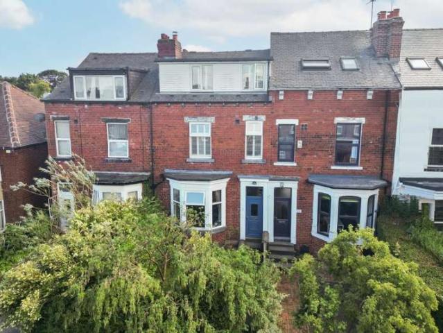 House for sale in Roundhay, West Yorkshire