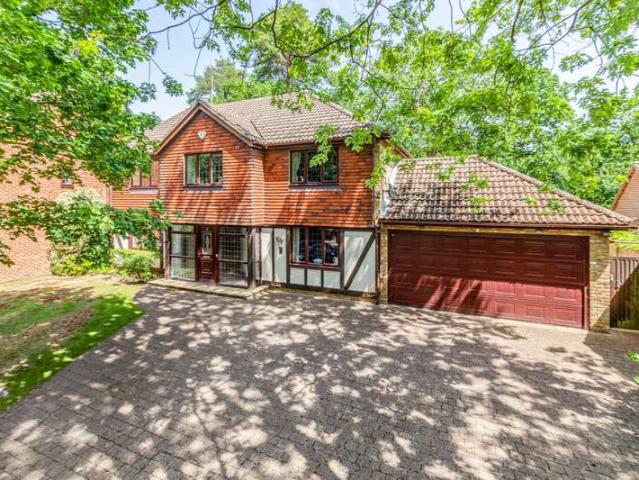 House for sale in Sheerwater, Woking
