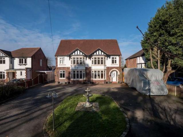 House for sale in Cuddington, Cheshire