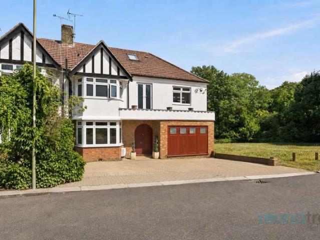 House for sale in London Borough of Barnet, Greater London