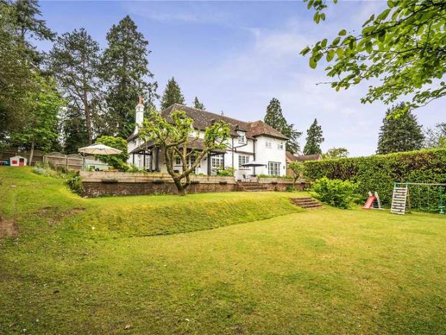 House for sale in Fole, Surrey