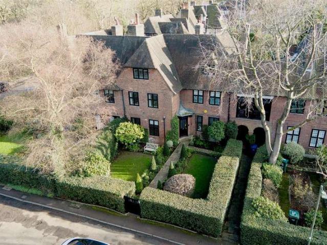 House for sale in Hampstead Garden Suburb, Golders Green