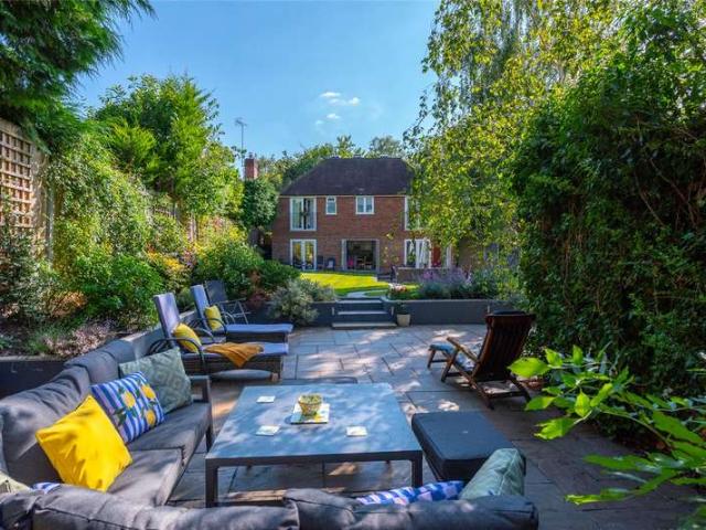 House for sale in Emmbrook, Wokingham