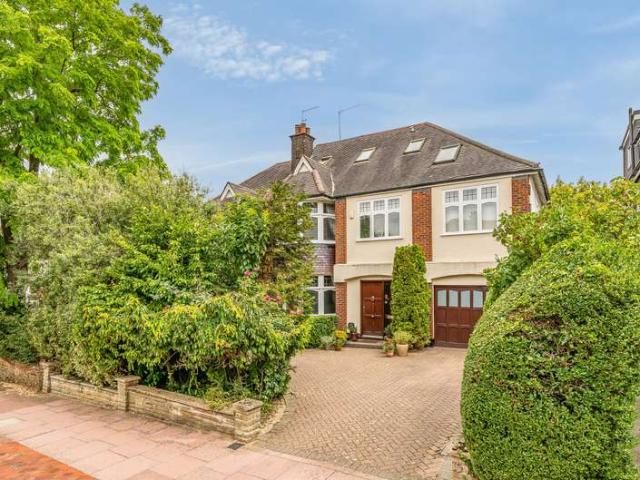 House for sale in Muswell Hill, Greater London