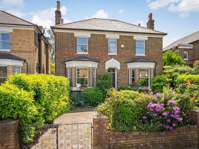 House for sale in London Borough of Lewisham, Bell Green