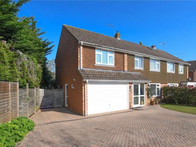 House for sale in Emmbrook, Wokingham