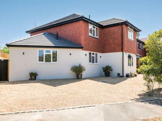 House for sale in Pachesham Park, Surrey