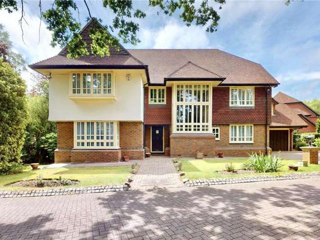 House for sale in Greater London