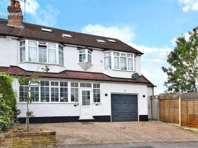 House for sale in Greater London
