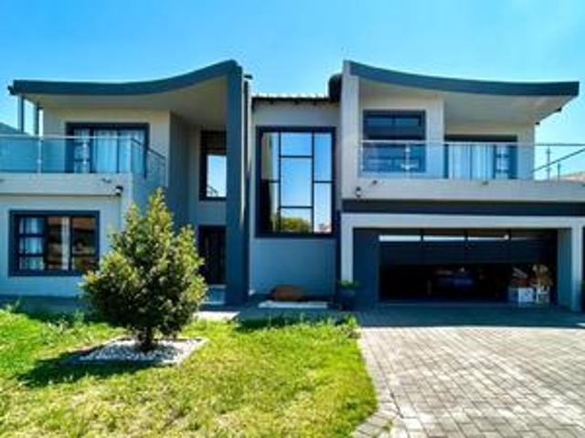 House for sale in Waterkloof, Gauteng