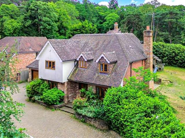 House for sale in Fole, Surrey