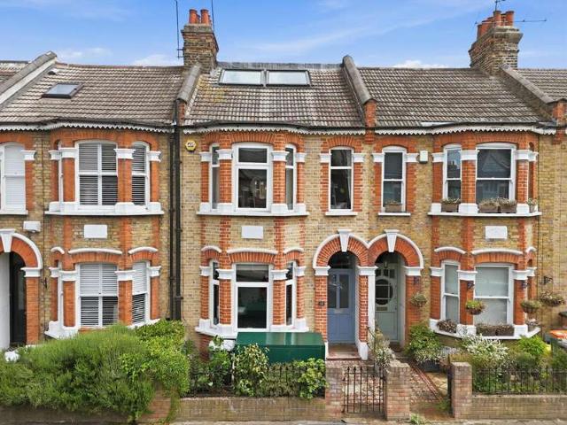 House for sale in Forest Gate, Greater London