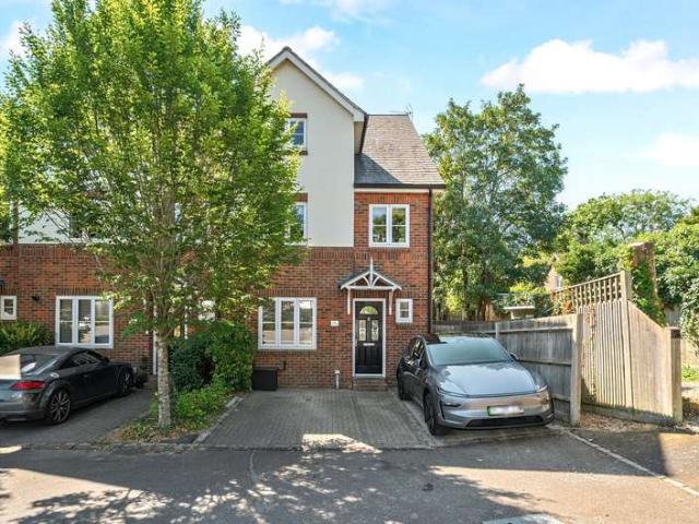 House for sale in Westfield, Woking