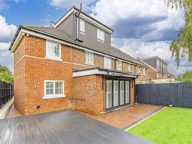 House for sale in Elstree and Borehamwood, Borehamwood