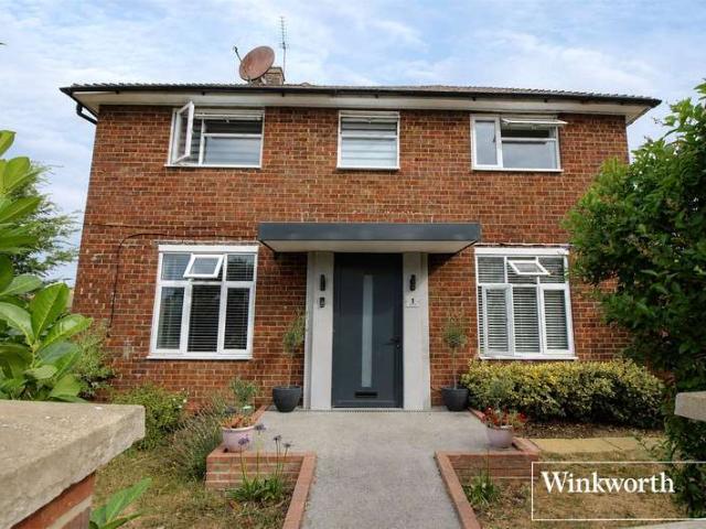 House for sale in Elstree and Borehamwood, Borehamwood