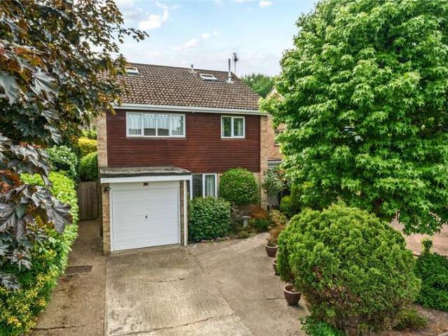 House for sale in Heol-las, Surrey