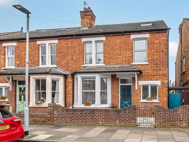 House for sale in Castle, Bedford