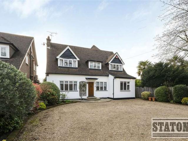 House for sale in Cockfosters, Greater London