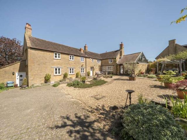 House for sale in Tintinhull, Somerset