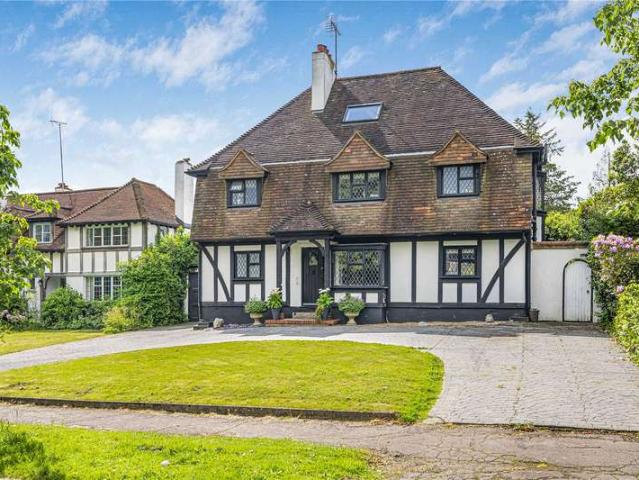 House for sale in Hadley Wood, Greater London