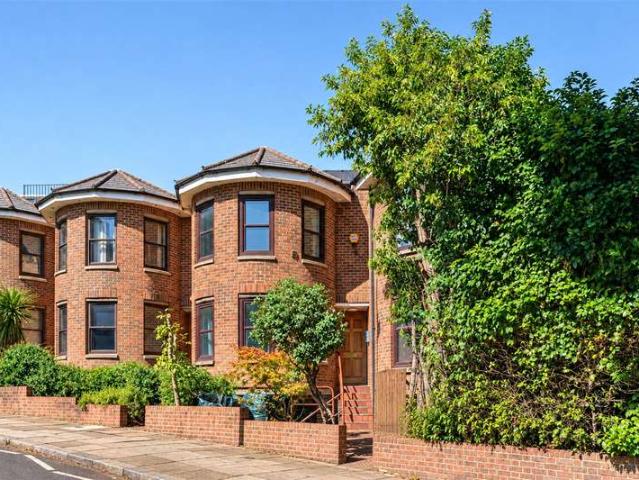 House for sale in Crouch Hall Park, Greater London
