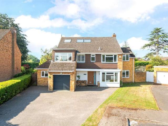 House for sale in Horsell, Woking