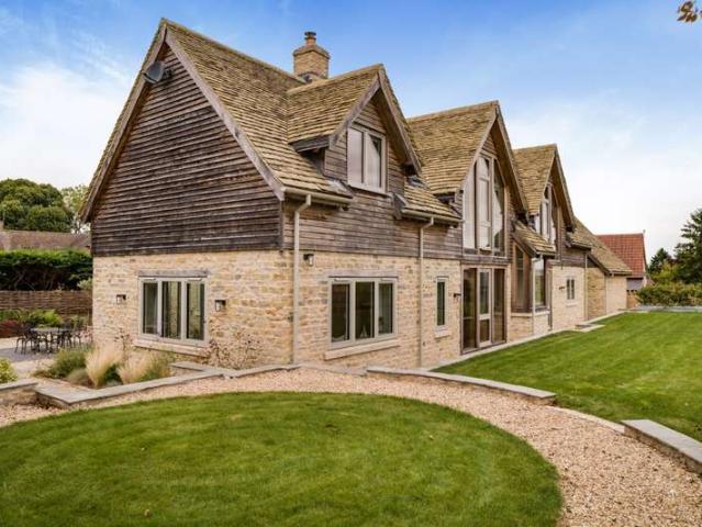 House for sale in Stanton Fitzwarren, Swindon