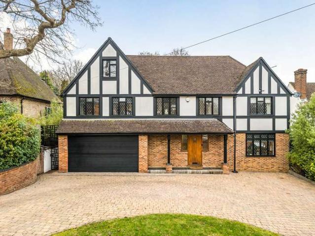 House for sale in Northwood, Greater London