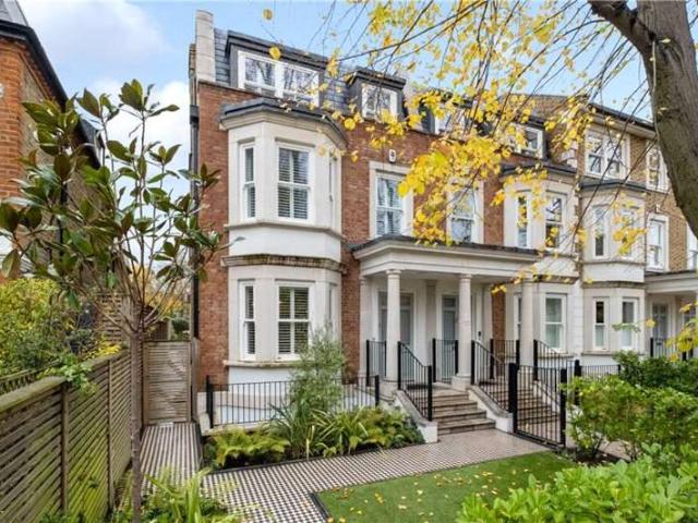 House for sale in London Borough of Richmond upon Thames, Greater London