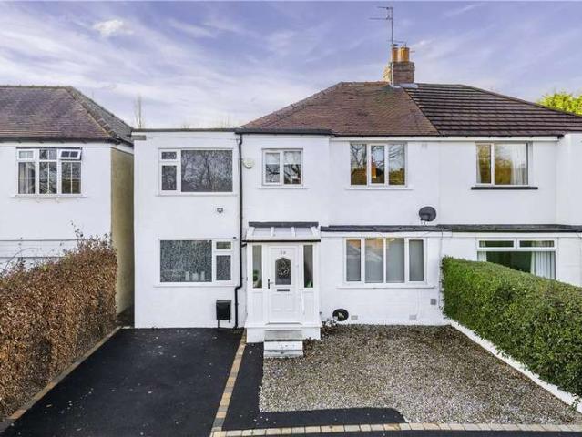 House for sale in Tranmere Park, Guiseley