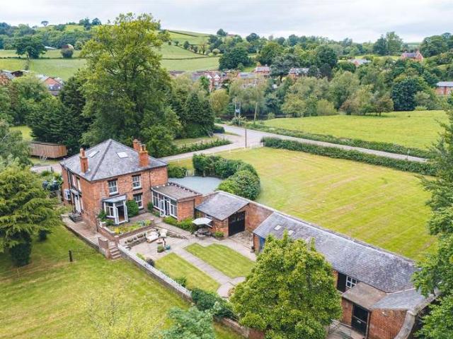 House for sale in Llansantffraid-ym-mechain, Wales