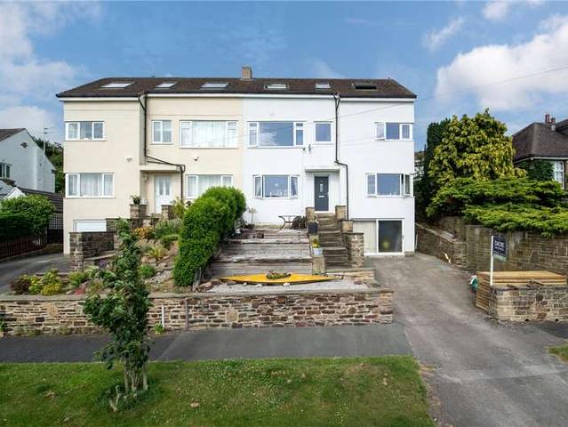 House for sale in Crossflatts, West Yorkshire