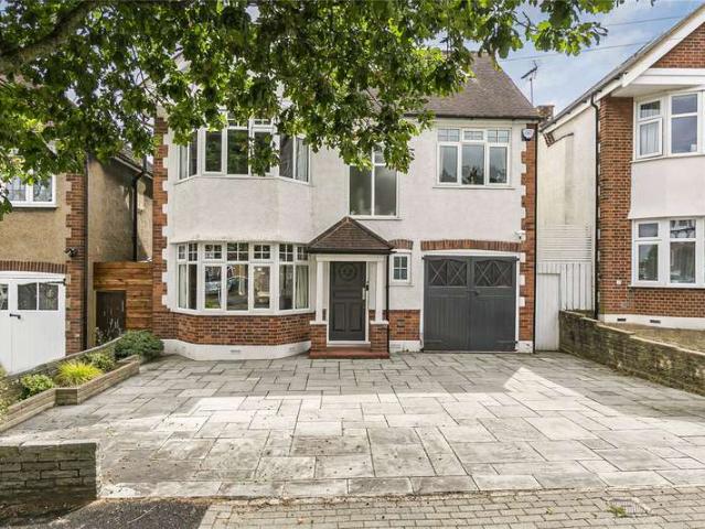 House for sale in East Barnet, Greater London