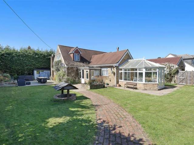House for sale in Hillview, Surrey