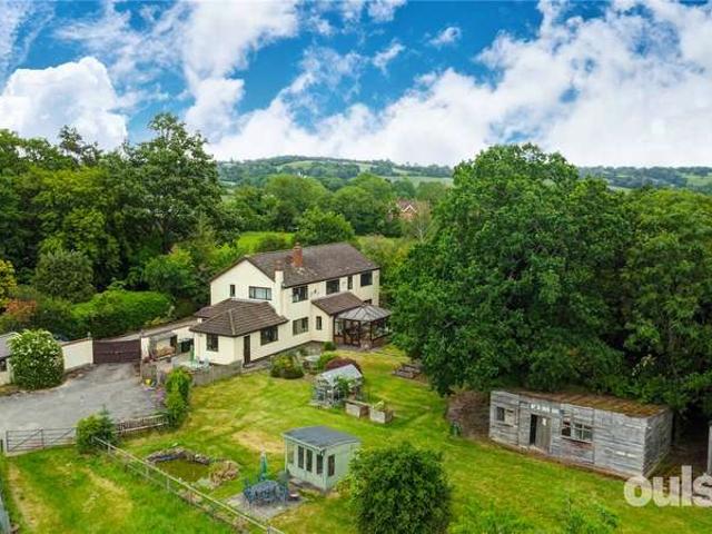 House for sale in Bromsgrove, Worcestershire