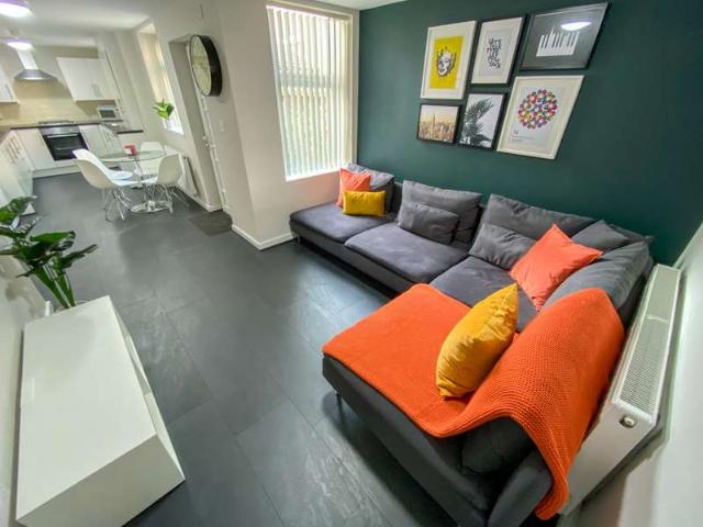 House for rent in Kensington, Calderstones