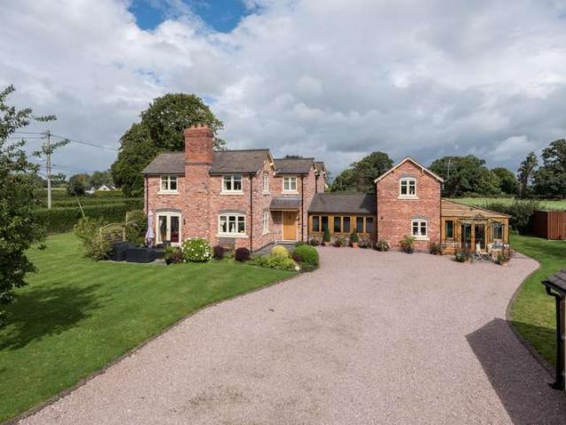House for sale in Wrenbury cum Frith