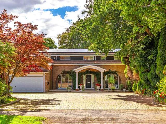 House for sale in Holywell, Studham