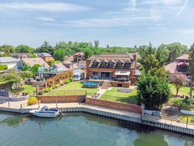 House for sale in Wraysbury