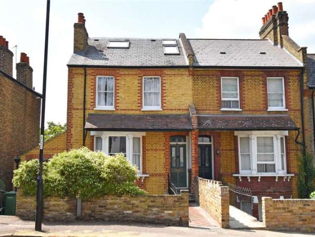 House for sale in Charlton, Greater London