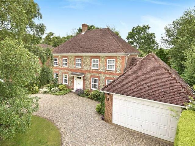 House for sale in Gerrards Cross, Tatling End