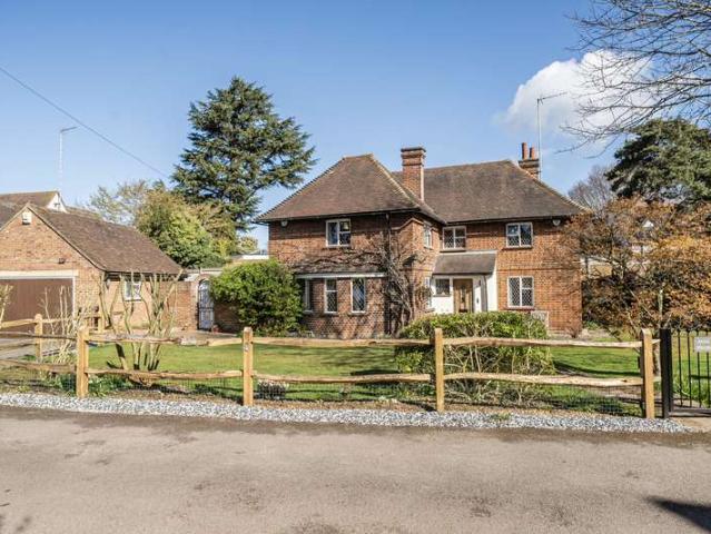 House for sale in Denham
