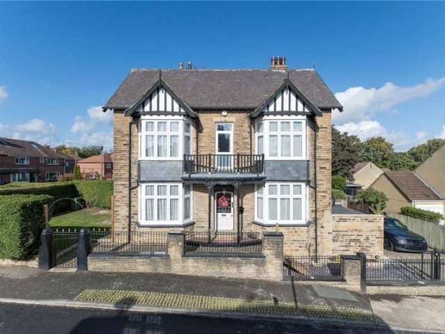 House for sale in Churwell, Leeds