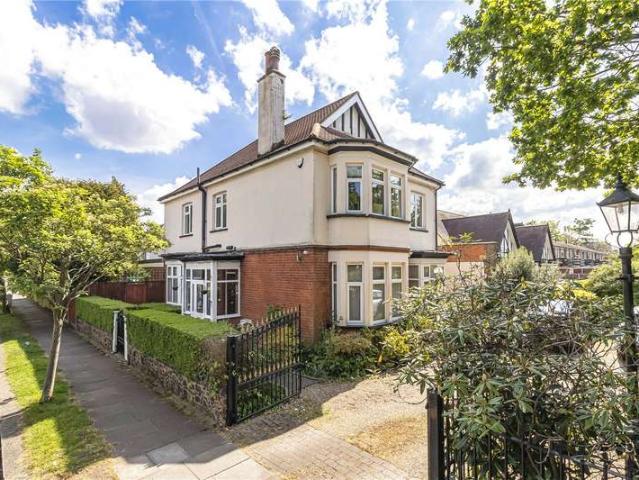 House for sale in Cockfosters, Greater London
