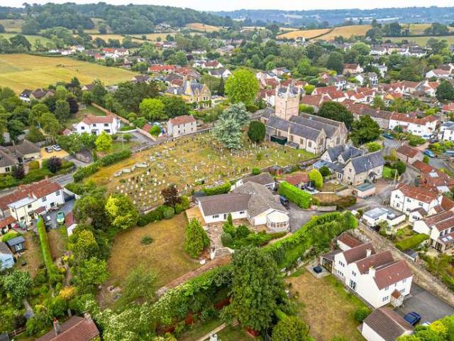 House for sale in Olveston